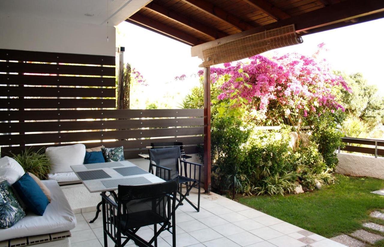 Beachfront Garden Apartment- Atlas Complex Лоутраки Экстерьер фото